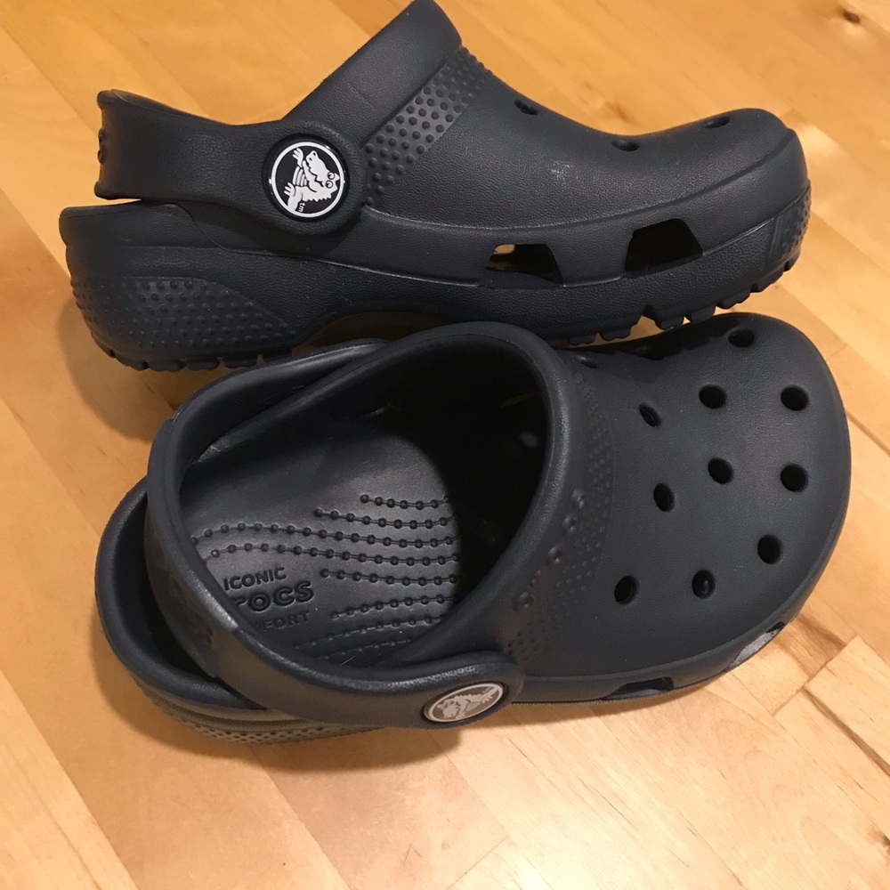 CROCS size 8
